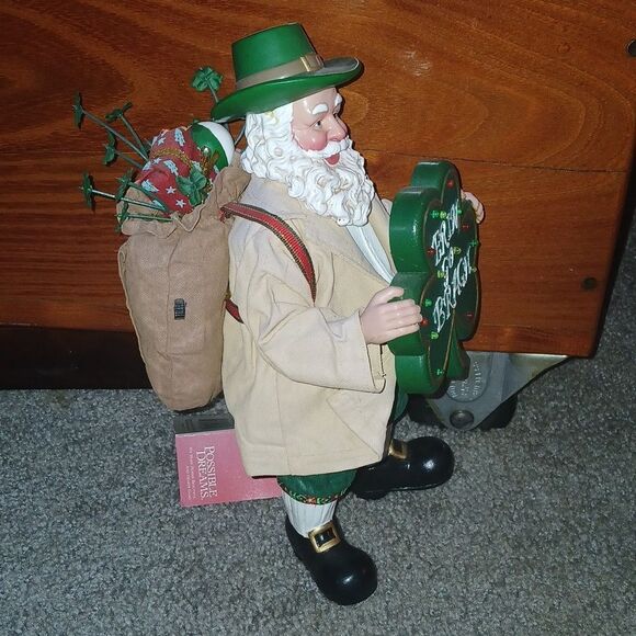 Possible Dreams Clothtique Vintage Irish Santa Smiling Eyes Musical & Lights - Picture 5 of 8